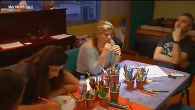 بالفيديو: الرسم والتلوين علاج جديد فى لبنان