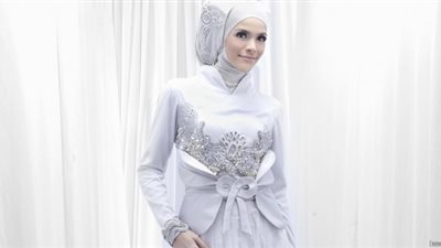 إليك تشكيلة من الطرح الأجمل للعروس المحجبة