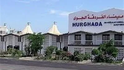 إحباط تهريب أدوية وفلاشات ميموري مع راكب صيني بالغردقة