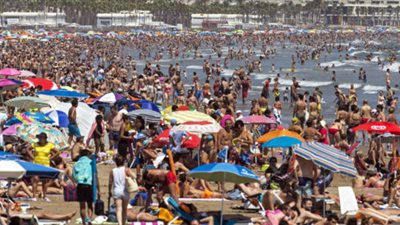 المطارات الإسبانية تستقبل 12 راكباً في الثانية