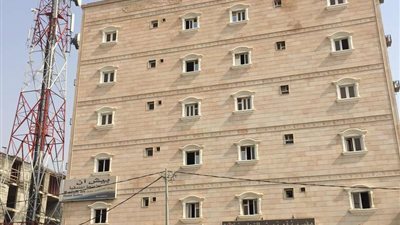 نقل 8 مصابين جراء حريق الفندق في 