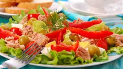 العثور على فأر ميت في عبوة سلطة 