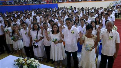 المئات يحتشدون في الفلبين لرفض دفن الرئيس السابق في مقبرة الأبطال