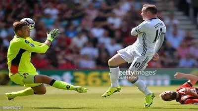 بالفيديو.. روني يهدر فرصة خطيرة لمانشستر يونايتد أمام بورنموث 