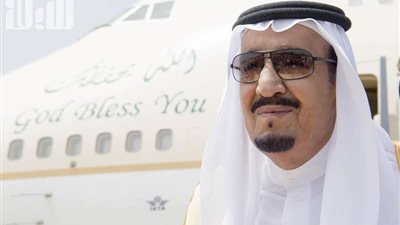 خادم الحرمين الشريفين يصل جدة قادمًا من طنجة