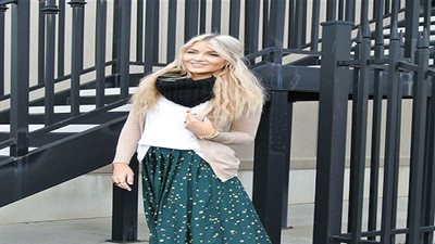  15 اطلالة جديدة لارتداء التنانير الطويلة في فصل الشتاء