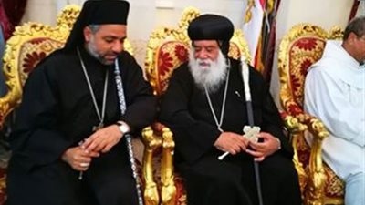 الأنبا سلوانس يعزي 