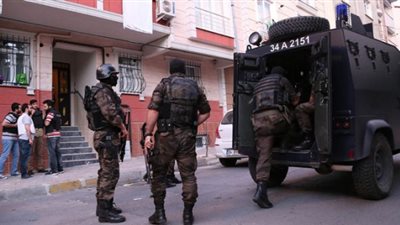 مصادر تركية: اعتقال ضابطين انقلابيين قبل هروبهما إلى مصر