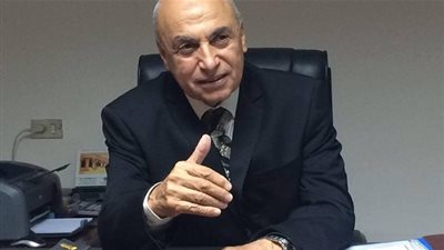 خبير سياحي: حل أزمة الدولار مرتبط  بالسياحة وتشغيل المصانع المتعثرة  