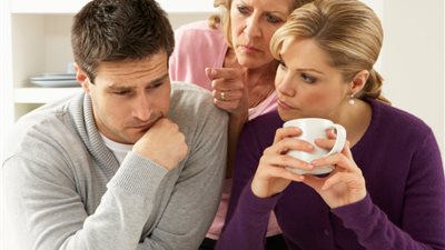 4 نصائح للتعامل مع غيرة الحماة