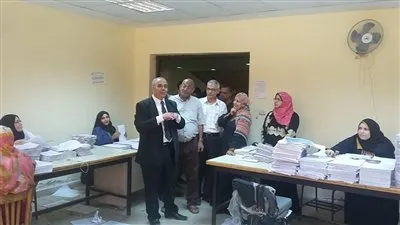 القائم بأعمال جامعة بنها يتفقد مركز طبع ونشر وتوزيع الأسئلة