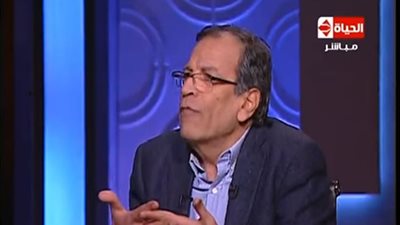 أستاذ جامعي يطالب السيسي بمؤتمر اقتصادي للاستماع للمعارضين والمؤيدين 