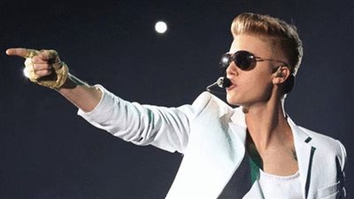 جاستين بيبر يحتل قائمة الأغاني الأكثر مبيعًا في بريطانيا بأغنيتين