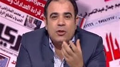 مذيع يسخر من ملابس النساء بالصيف: 