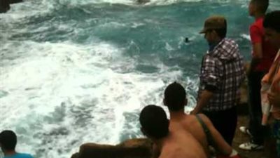 محاولات لانتشال جثة عامل غرق في مصيف إدكو بالبحيرة