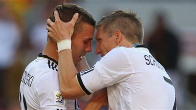 ألمانيا تكرم شفاينشتايجر وبودولسكي بعد اعتزالهما دوليًا   