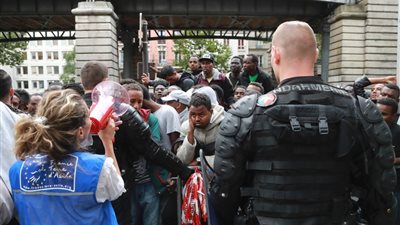 إخلاء ثلاثة مخيمات للاجئين في شمال شرق باريس