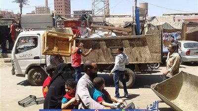 حملة مكبرة لإزالة الأكشاك والأرصفة المخالفة والاشغالات بطوخ (صور)