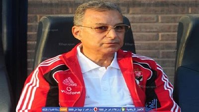 مجلس الأهلي يوافق على قبول استقالة عبد العزيز عبد الشافي