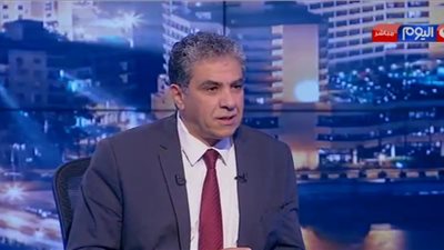 وزير البيئة: شاشات كبيرة في 