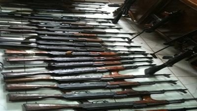 القبض على عاطلين بحوزتهما أسلحة نارية في القاهرة