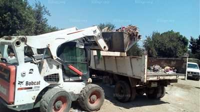 رفع 59 طن قمامة ومخلفات ضمن مبادرة حلوة يا بلدي بالمنيا (صور)