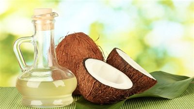 تعرف على استخدامات زيت جوز الهند لتنعيم الشعر