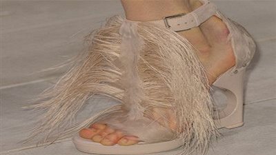 أحذية جريئة مفتوحة من الأمام لشتاء 2016 (صور)