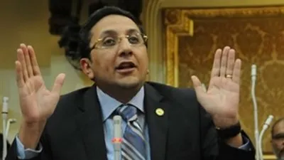 إيهاب رمزي يطالب بإخضاع المساجد والكنائس لقانون دورعبادة موحد  