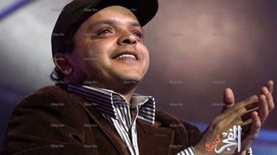 محمد هنيدي مع تورتة توقيع عقد 