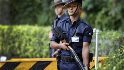 سنغافورة تحتجز مواطنين اثنين كانا يعتزمان السفر إلى سوريا للقتال مع 