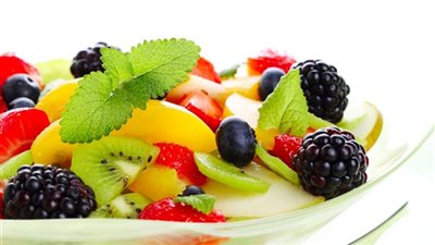 نقص الأطعمة والفاكهة الطازجة يؤدي لزيادة الإصابة بأمراض القلب