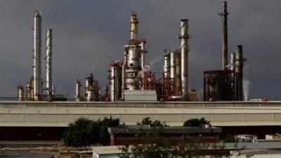 النفط الخام يسجل أعلى مكاسب أسبوعية له منذ مارس الماضي 