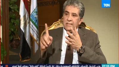 وزير البيئة يكشف سبب تفاقم أزمة القمامة في القاهرة (فيديو)