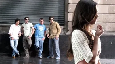 الهند... النظر إلى امرأة جريمة تسجن عليها!