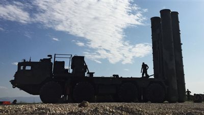  وزير الدفاع الإيراني يقترح بيع منظومة صواريخ إس 400 لطهران