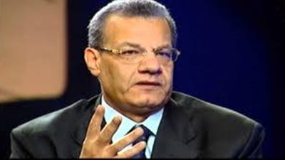 عادل حمودة: 