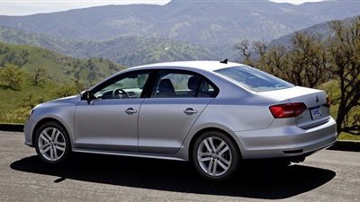 أزمة قطع غيار توقف إنتاج سيارات فولكس فاجن جولف