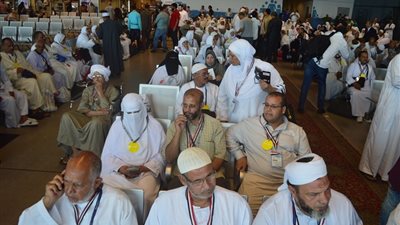 توديع الحجاج من مطار القاهرة بحضور وزراء الطيران والأوقاف والتخطيط (صور)