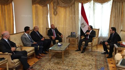 وزير الاتصالات يبحث مع شركات مصرية وعالمية مشروع إنشاء مراكز البيانات العملاقة