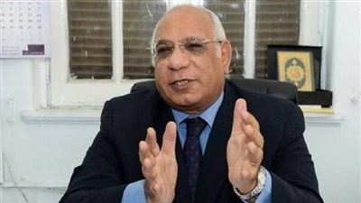 خبير مائي يفضح وزير التموين بتفاصيل إقامته في فندق 5 نجوم