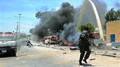 عاجل.. قتلى وجرحى بتفجير سيارتين شمال في الصومال