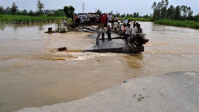 مقتل 30 شخصًا جراء الأمطار الموسمية والفيضانات في الهند