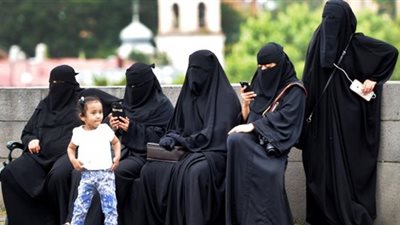 عالم ألماني: حظر النقاب سياسة محض رمزية