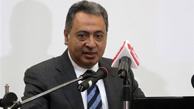 وزير الصحة يقرر منح مكافأة شهر للعاملين بمركز أبحاث طب الأسنان بسموحة 