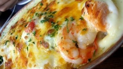 طريقة عمل مكرونة بالبشاميل والجمبرى والكاليمارى