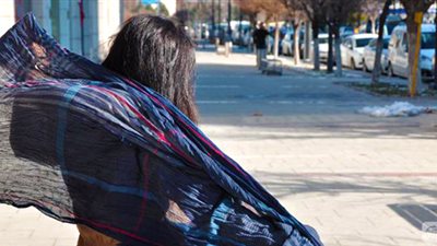 بين الاقتناع الديني والرياء المجتمعي.. 3 فتيات تكشفن عن دوافعهن لـ