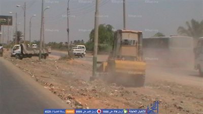 رفع 630 طن من المخلفات بقريتي البرجاية وتله ضمن حلوة يا بلدي بالمنيا (صور)