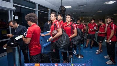 سفير مصر في كوت ديفوار يستقبل الأهلي .. والفريق يتدرب في أبيدجان اليوم