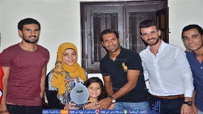 بالصور.. نجوم الإسماعيلي يكرمون بطلة مصر في رفع الأثقال